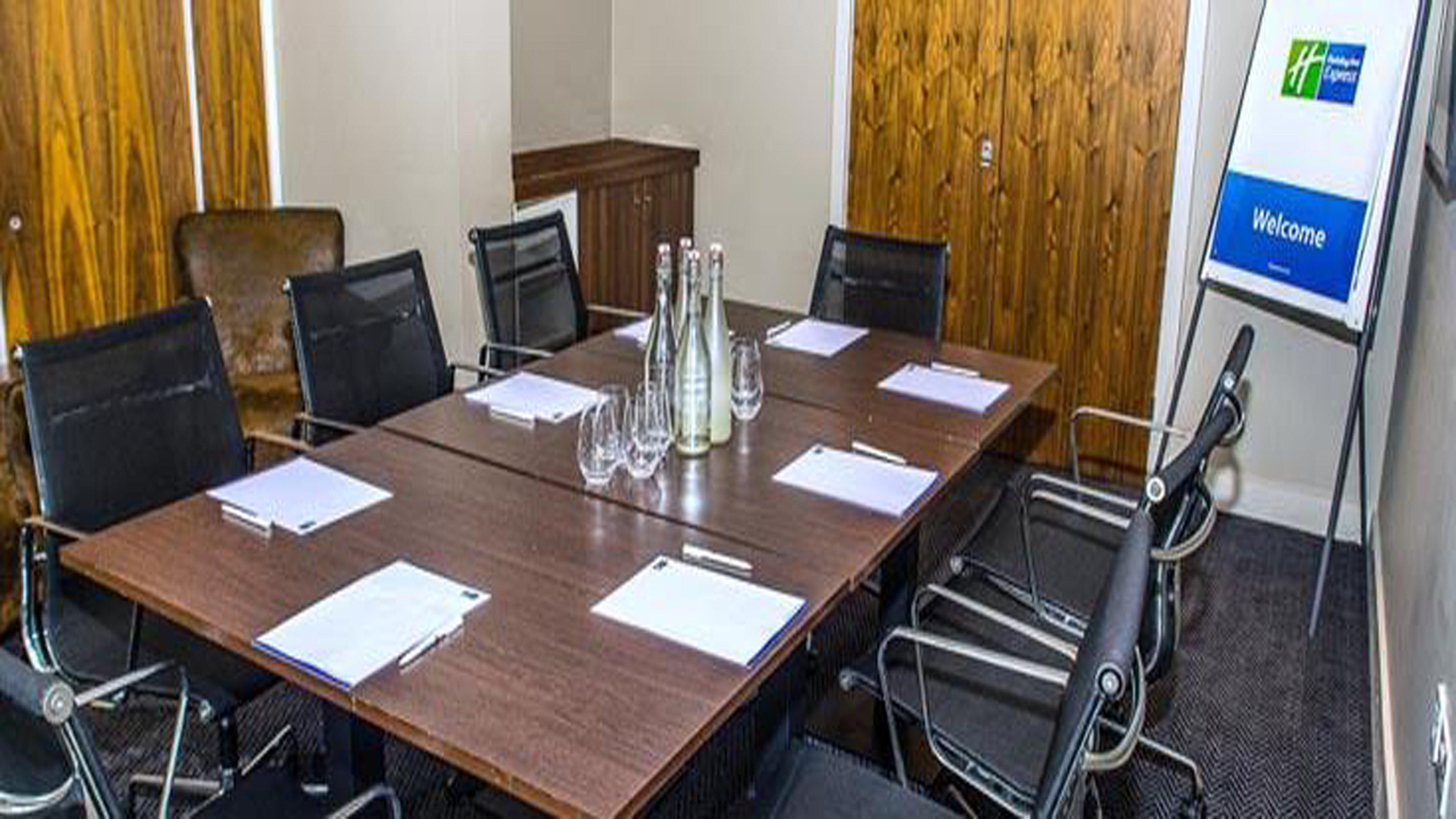 Holiday Inn Express Liverpool Hoylake, An Ihg Hotel Dış mekan fotoğraf